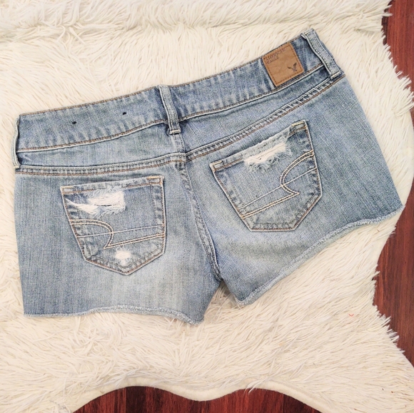 American Eagle Distressd Cut Off Shorts - Picture 2 of 2
